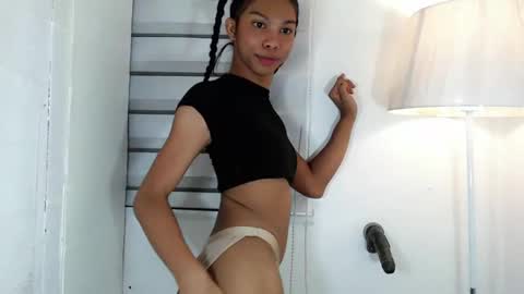 Snapshot of zoeygorgeous19 chatting on February 12, 3:29 am zoey online show from February 12, 3:29 am