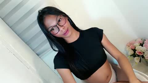 Snapshot of zoeygorgeous19 chatting on February 23, 5:39 pm zoey online show from February 23, 5:39 pm