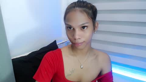 Snapshot of zoeygorgeous19 chatting on November 7, 7:41 am zoey online show from November 7, 7:41 am