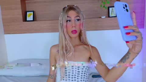 Zoey online show from April 24, 1:57 pm