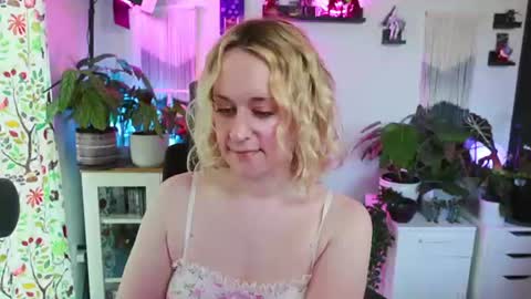 Zoey Ryan online show from June 21, 8:11 pm