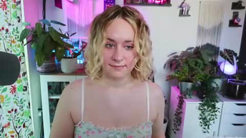 Zoey Ryan online show from July 13, 4:32 pm