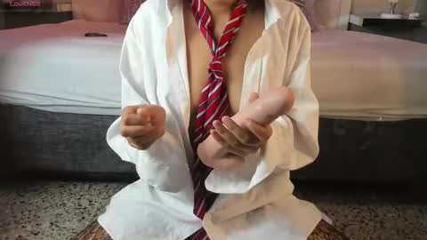 Snapshot of zoeysnow chatting on November 7, 12:05 pm Z O E online show from November 7, 12:05 pm