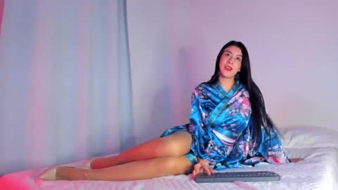 Snapshot of zohey_ chatting on October 10, 6:56 am Zohey  online show from October 10, 6:56 am