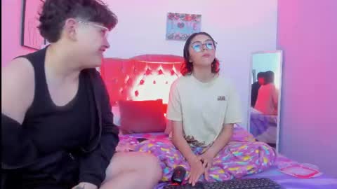 Snapshot of zooble_28 chatting on June 23, 1:42 pm Nick And Mia online show from June 23, 1:42 pm