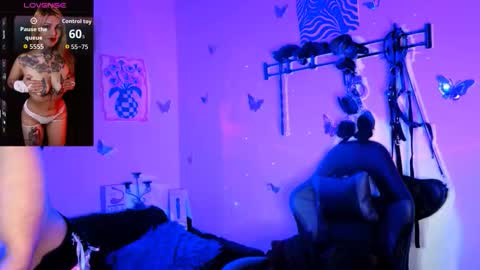 Zoee  online show from March 25, 5:57 am