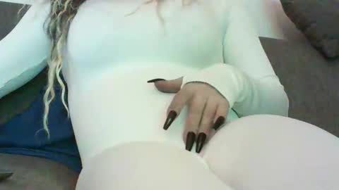 Snapshot of zoro2712 chatting on December 21, 6:59 pm Roy online show from December 21, 6:59 pm