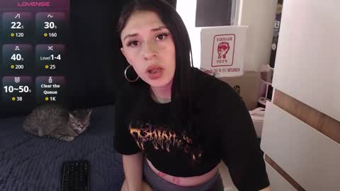 Snapshot of zowi_hottiee chatting on November 27, 6:10 pm cintya kors online show from November 27, 6:10 pm