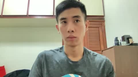 Snapshot of zseszsesz chatting on December 5, 3:28 pm Z online show from December 5, 3:28 pm