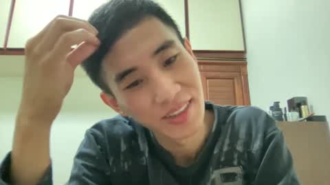 Snapshot of zseszsesz chatting on December 15, 3:20 pm Z online show from December 15, 3:20 pm