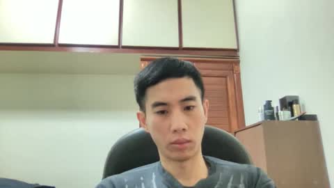 Snapshot of zseszsesz chatting on December 16, 3:22 pm Z online show from December 16, 3:22 pm