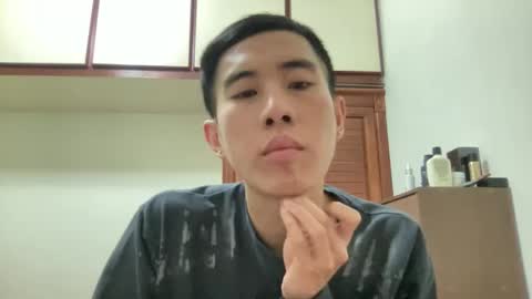 Snapshot of zseszsesz chatting on December 17, 3:17 pm Z online show from December 17, 3:17 pm