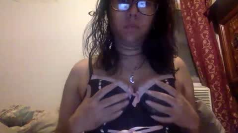 Snapshot of zsultana chatting on April 12, 6:51 am zsultana online show from April 12, 6:51 am