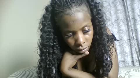 Snapshot of zurivelvetstudio chatting on January 15, 10:57 pm zurivelvetstudio online show from January 15, 10:57 pm