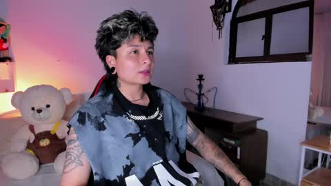 Snapshot of zuryramirez_ chatting on May 18, 8:14 pm Zury Ramirez online show from May 18, 8:14 pm