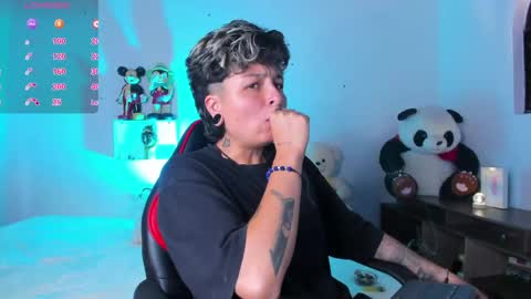 Snapshot of zuryramirez_ chatting on May 23, 8:35 pm Zury Ramirez online show from May 23, 8:35 pm