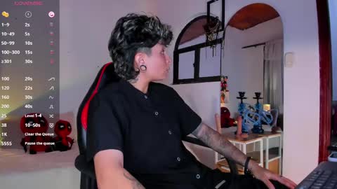Snapshot of zuryramirez_ chatting on June 4, 5:52 pm Zury Ramirez online show from June 4, 5:52 pm