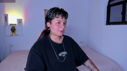 Snapshot of zuryramirez_ chatting on June 8, 8:53 pm Zury Ramirez online show from June 8, 8:53 pm