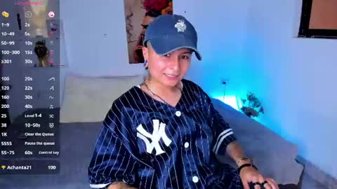 Snapshot of zuryramirez_ chatting on June 25, 11:31 pm Zury Ramirez online show from June 25, 11:31 pm