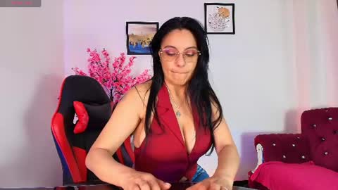 Snapshot of zuzana21 chatting on June 27, 1:28 pm Zuzana21 online show from June 27, 1:28 pm