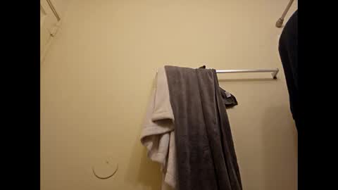 Snapshot of zx66_pyro chatting on December 8, 12:18 am zx66_pyro online show from December 8, 12:18 am