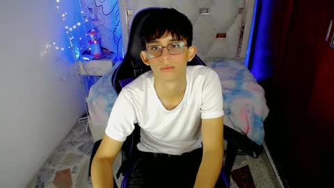 Snapshot of zxvn_n chatting on June 1, 1:35 pm ZX online show from June 1, 1:35 pm