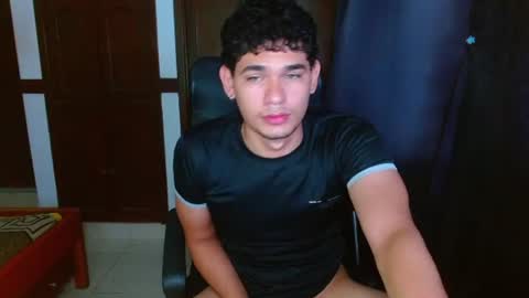 Snapshot of zyrosxk chatting on July 8, 7:35 am antonio felipe online show from July 8, 7:35 am