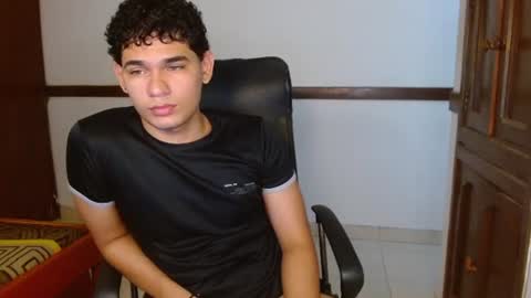Snapshot of zyrosxk chatting on July 16, 7:36 am antonio felipe online show from July 16, 7:36 am