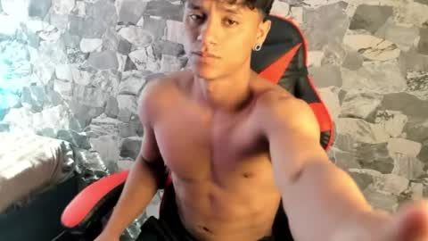 Snapshot of zyzz_1812 chatting on May 6, 7:08 pm zyzz_1812 online show from May 6, 7:08 pm