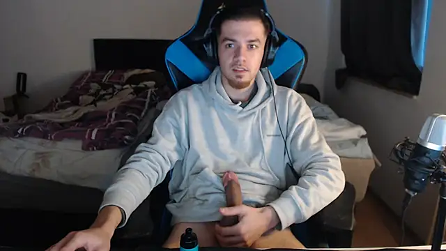 Snapshot of AlbanerYaro45 chatting on January 7, 12:41 pm AlbanerYaro45 online show from January 7, 12:41 pm