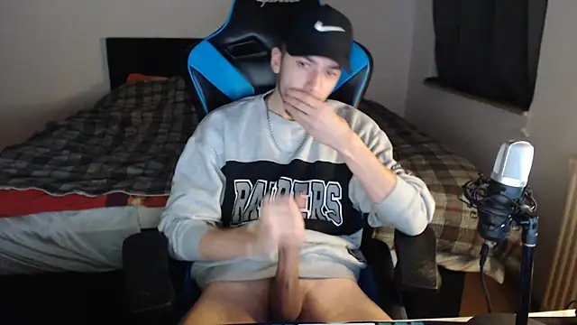 Snapshot of AlbanerYaro45 chatting on January 21, 5:09 pm AlbanerYaro45 online show from January 21, 5:09 pm