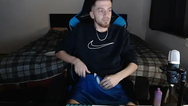 Snapshot of AlbanerYaro45 chatting on January 31, 10:21 pm AlbanerYaro45 online show from January 31, 10:21 pm