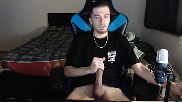 Snapshot of AlbanerYaro45 chatting on February 2, 10:17 pm AlbanerYaro45 online show from February 2, 10:17 pm