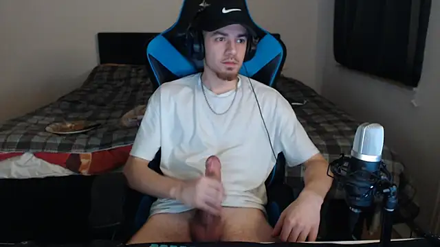 Snapshot of AlbanerYaro45 chatting on February 12, 12:16 am AlbanerYaro45 online show from February 12, 12:16 am