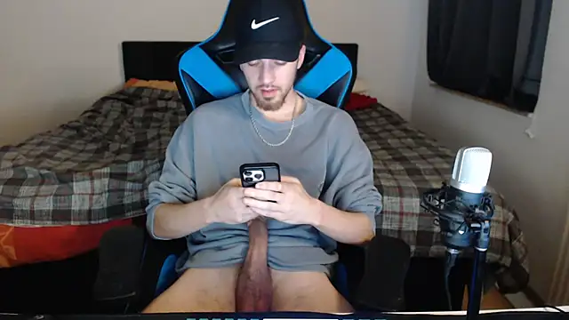 Snapshot of AlbanerYaro45 chatting on February 22, 10:52 pm AlbanerYaro45 online show from February 22, 10:52 pm