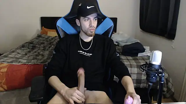 Snapshot of AlbanerYaro45 chatting on March 1, 6:32 pm AlbanerYaro45 online show from March 1, 6:32 pm