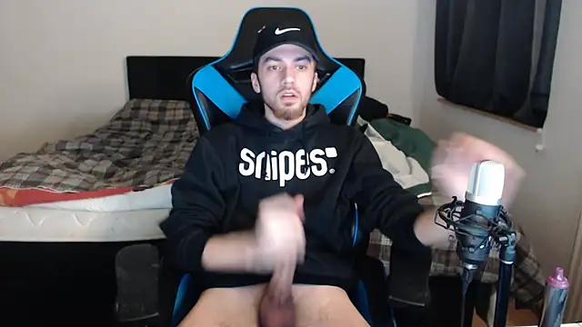 Snapshot of AlbanerYaro45 chatting on March 5, 9:04 pm AlbanerYaro45 online show from March 5, 9:04 pm