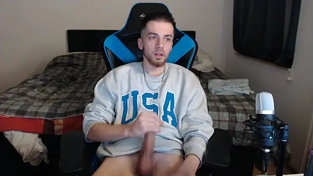 Snapshot of AlbanerYaro45 chatting on March 7, 6:54 pm AlbanerYaro45 online show from March 7, 6:54 pm