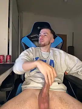 Snapshot of AlbanerYaro45 chatting on March 21, 9:56 pm AlbanerYaro45 online show from March 21, 9:56 pm