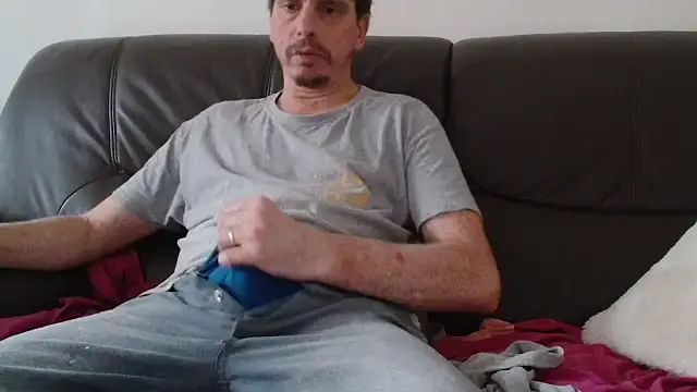 Snapshot of cloupefun chatting on November 8, 8:03 am cloupefun online show from November 8, 8:03 am