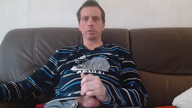 Snapshot of cloupefun chatting on November 16, 9:48 am cloupefun online show from November 16, 9:48 am