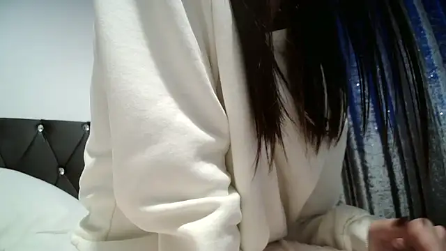 Snapshot of AaliyahLux chatting on November 30, 2:21 pm AaliyahLux online show from November 30, 2:21 pm