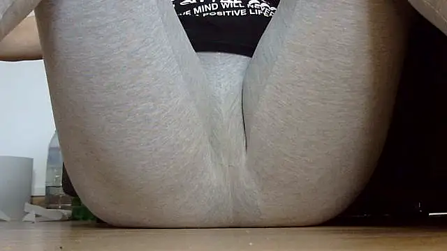 Snapshot of Squirtlady38 chatting on September 29, 12:54 pm Squirtlady38 online show from September 29, 12:54 pm