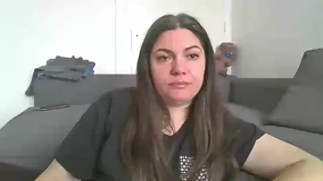 Snapshot of Squirtlady38 chatting on November 18, 12:53 pm Squirtlady38 online show from November 18, 12:53 pm