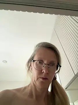 angelmommu online show from July 11, 7:11 am