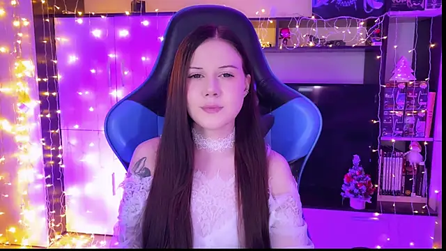 Snapshot of jasminevine chatting on December 15, 5:56 am jasminevine online show from December 15, 5:56 am