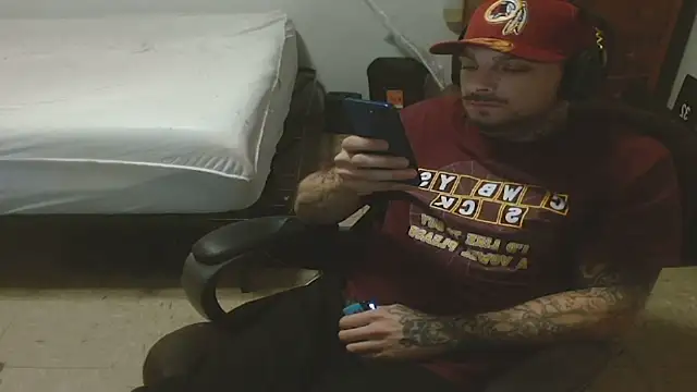 Snapshot of DADDY_KANE8--- chatting on June 20, 6:33 pm DADDY KANE8--- online show from June 20, 6:33 pm