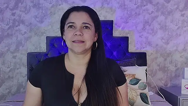 elizabeth coleman online show from April 28, 10:04 pm