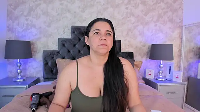 Snapshot of elizabeth_coleman chatting on June 19, 8:45 pm elizabeth coleman online show from June 19, 8:45 pm