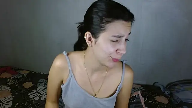 Snapshot of mia__lopez_ chatting on May 29, 3:26 am mia lopez online show from May 29, 3:26 am